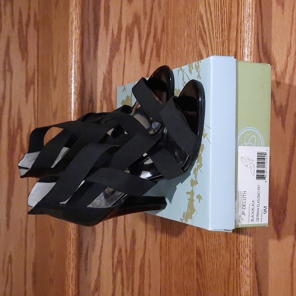 Jessica Simpson black patent and elastic strap sandals